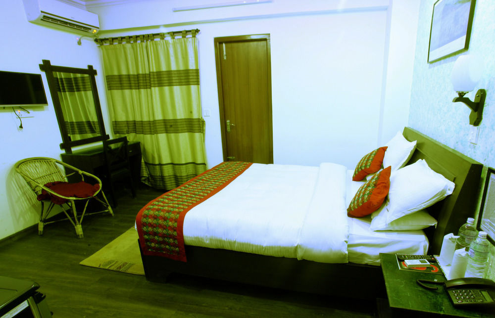Oyo 153 Aster Hotel Nepal カトマンズ エクステリア 写真
