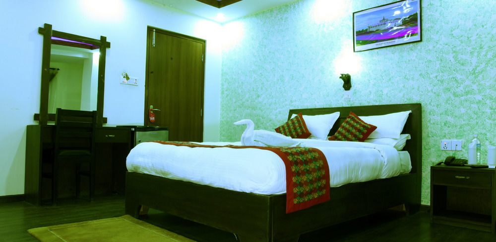 Oyo 153 Aster Hotel Nepal カトマンズ エクステリア 写真