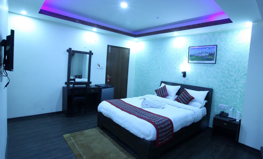 Oyo 153 Aster Hotel Nepal カトマンズ エクステリア 写真