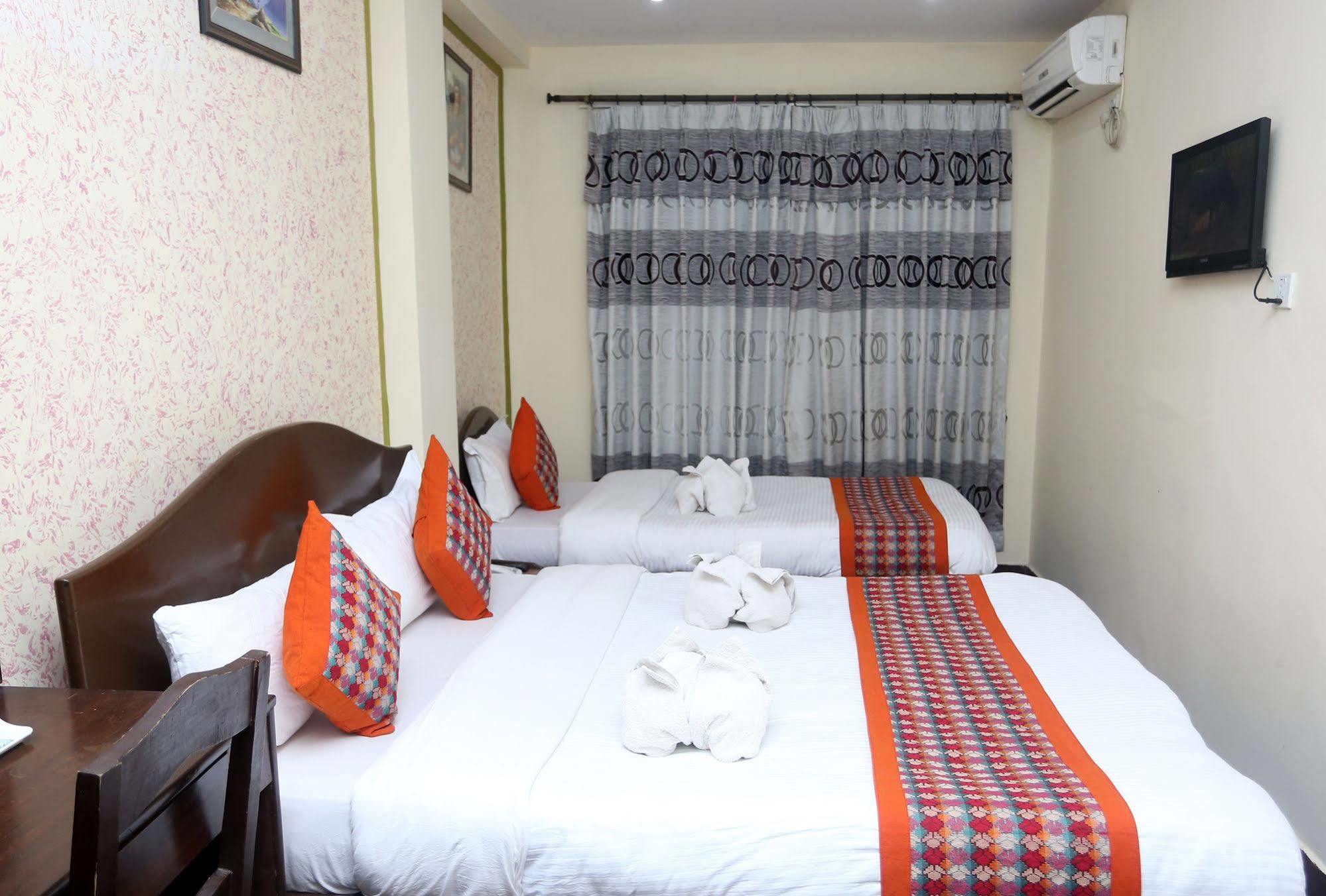 Oyo 153 Aster Hotel Nepal カトマンズ エクステリア 写真