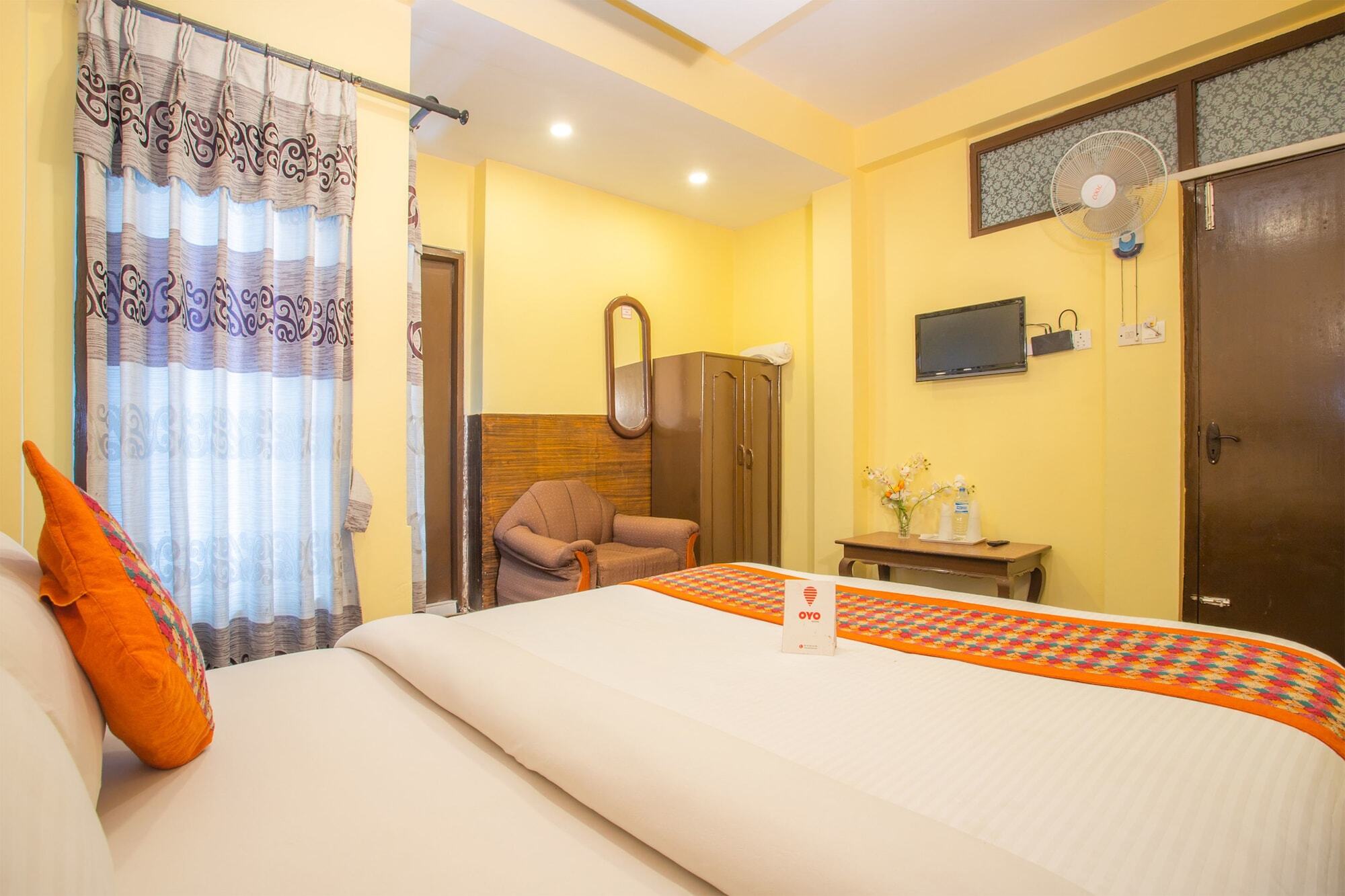 Oyo 153 Aster Hotel Nepal カトマンズ エクステリア 写真